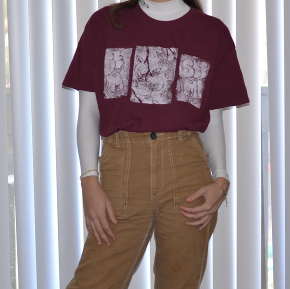 Maroon graphic Tee - Picture 3 of 4
